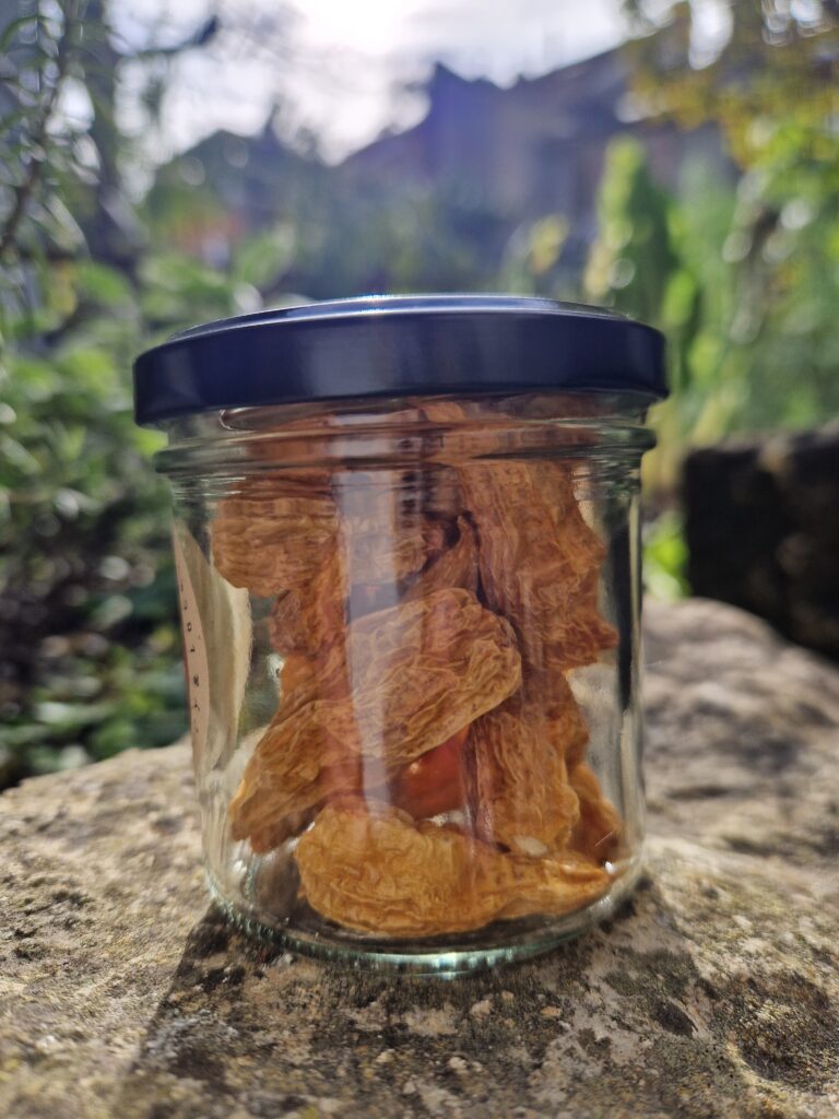 Hot Pot Chilies Naga White ganz, getrocknet